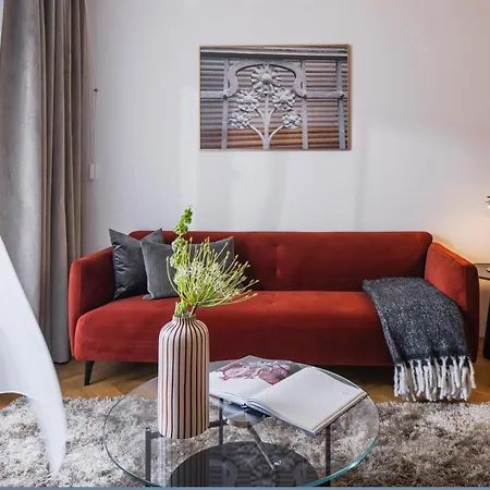 My Second - Lucemburska 16, 39 Apartman