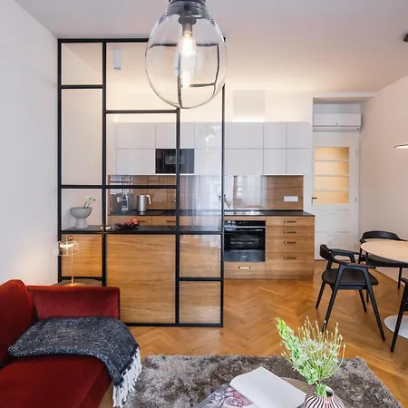 My Second - Lucemburska 16, 39 Apartman